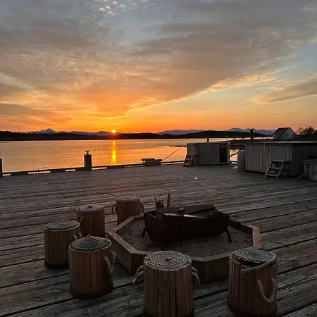 호텔 Havkanten Husvaerö